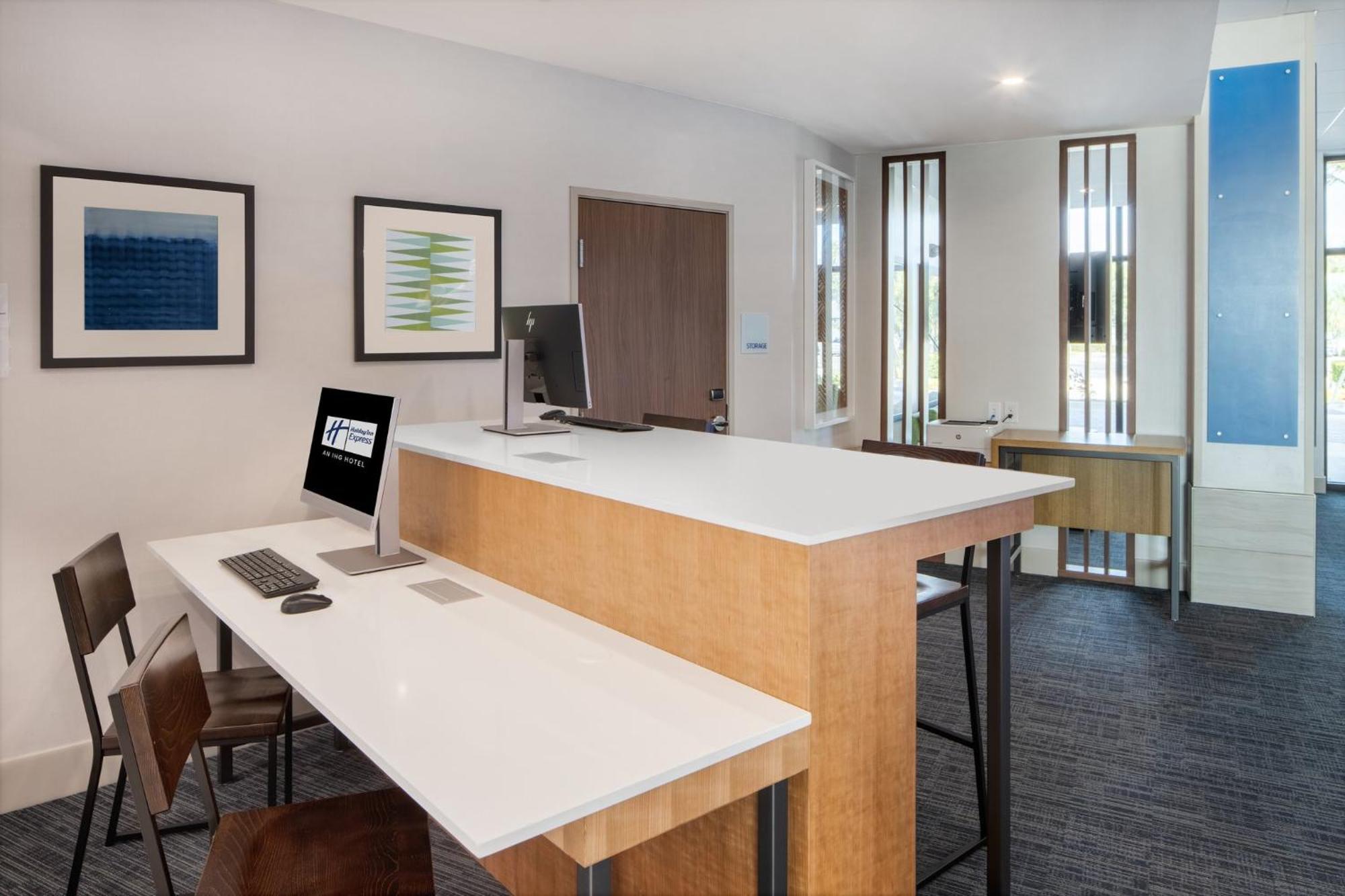 Holiday Inn Express & Suites Ft Myers Beach-Sanibel Gateway By Ihg Fort Myers Beach Exteriör bild